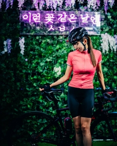 韓国自転車女子のセクシースパッツ